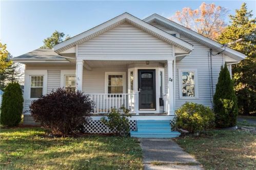 24 Walker Ave, Lincoln, RI 02865-2147