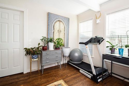 4244 Cresthaven Rd, Dallas TX  75209-3010 exterior