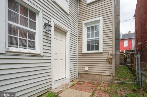 404 Beaver St, Lancaster PA  17603-5604 exterior