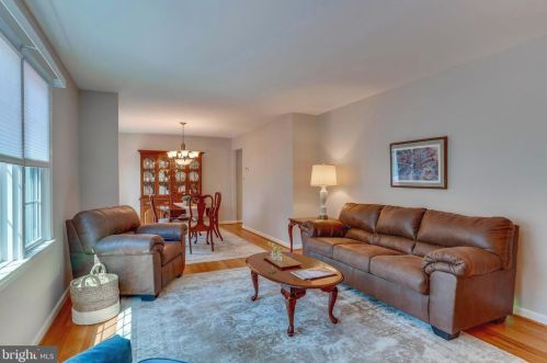 9001 Teddy Rae Ct, Springfield VA 22152-2644 exterior