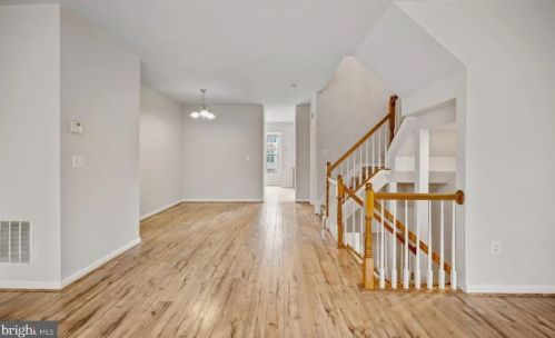 13284 Coppermill Dr, Herndon, VA 20171-3056