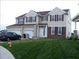 15801 Cary Cir, Omaha, NE 68136-1315