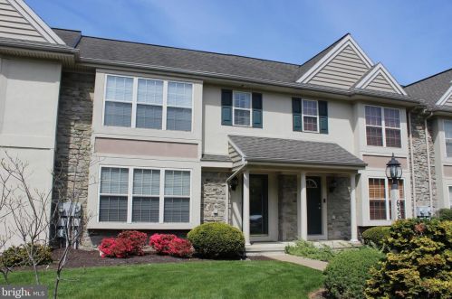 638 Royal View Dr, Lancaster PA  17601-2871 exterior
