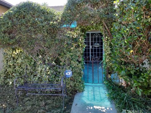 243 County Line Rd, Calimesa, CA 92320-1209