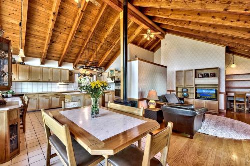 13308 Ski Slope Way, Truckee CA  96161-7005 exterior