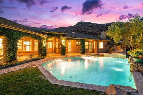 2323 Maudey Bell Ct, El Cajon, CA 92019-5505