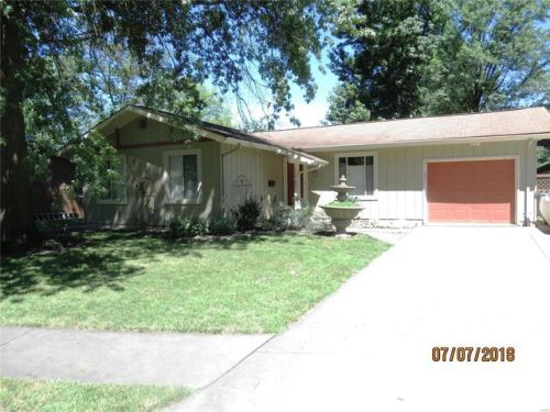 1805 Stanford Pl, Edwardsville, IL 62025-2632