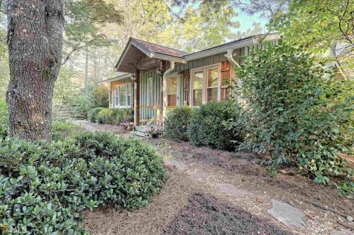 497 Oscar Rock Rd, Clayton, GA 30525-3722