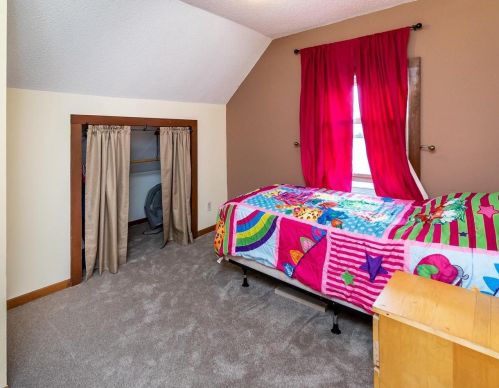 737 Desoto St, Saint Paul MN  55130-4215 exterior