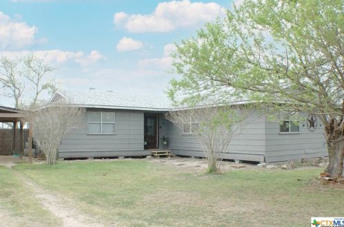 479 Schubert Rd, Victoria, TX 77905-4151