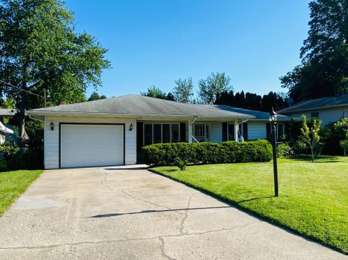 1304 Wood St, Valpo, IN 46383-5143