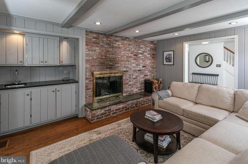 7 Honeybrook Dr, Princeton NJ  08540-7434 exterior