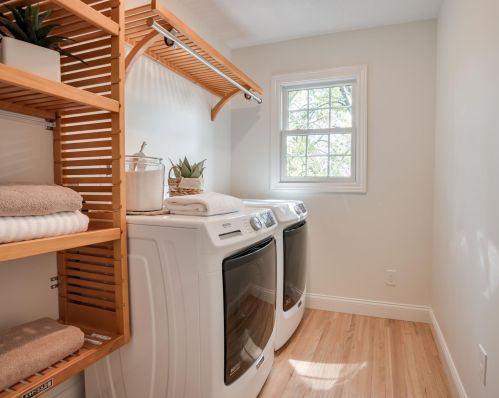 4900 Larkspur Ln, Minneapolis MN  55435-4028 exterior