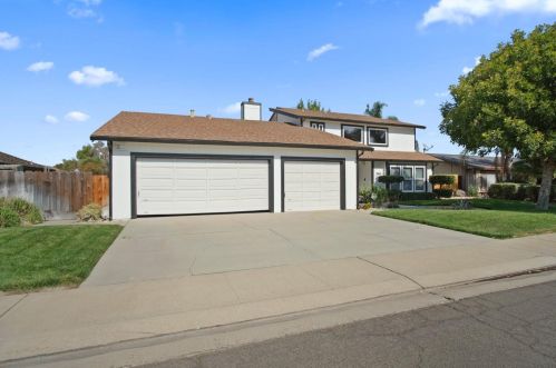 2413 Mountain Ridge Dr, Modesto, CA 95351-4863