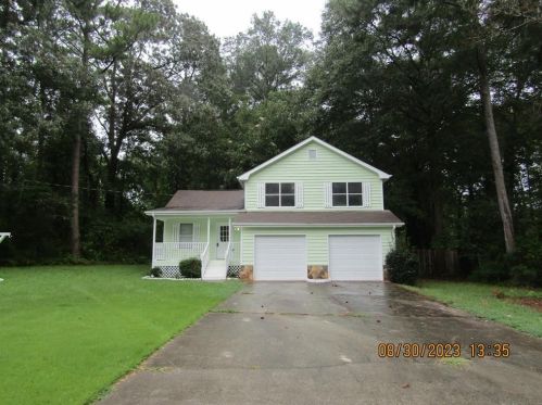 20 Forest Dr, Porterdale, GA 30016-4453