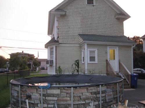 72 Osborne Ave, Norwalk CT  06855-1020 exterior