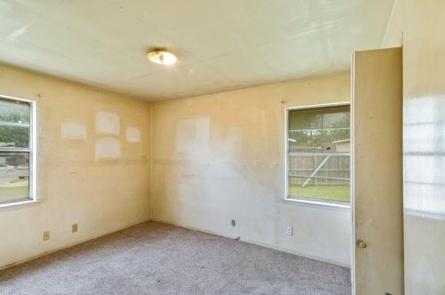 1854 Wintergreen Rd, Carrollton TX 75006-7543 exterior