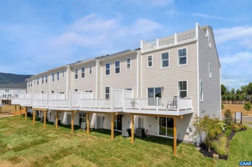 6015 Mccomb St, Crozet, VA 22932-3023