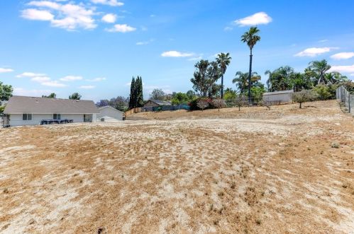 7548 Sundance Dr, Riverside CA  92509-5420 exterior