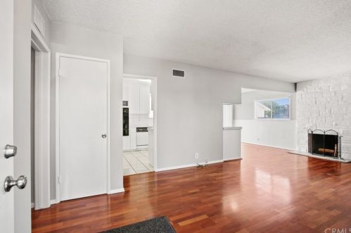 3112 Olinda Ln, Anaheim CA  92804-1722 exterior