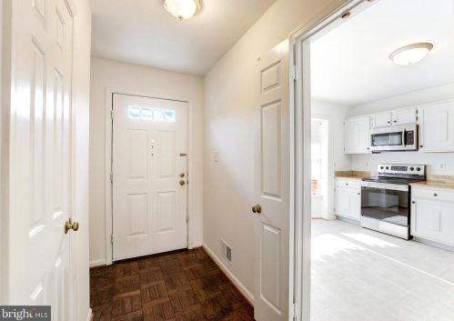 7722 Bristol Sq Ct, Springfield VA  22153-3120 exterior