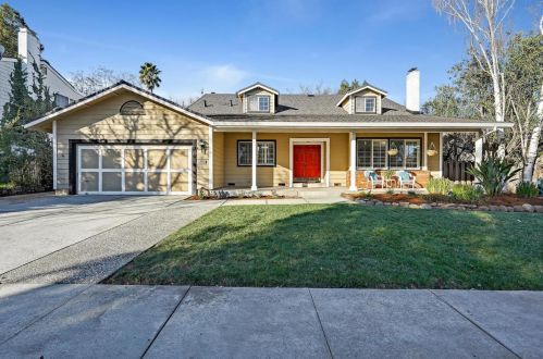 8885 Ridgeway Dr, Gilroy, CA 95020-7439