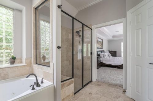 1828 Lily Meadows Dr, Conroe TX  77304-2949 exterior