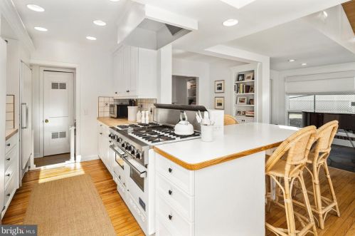 32 Snowden Ln, Princeton NJ 08540-3650 exterior