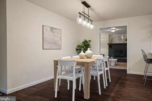 564 Lampeter Rd, Lancaster PA  17602-4010 exterior