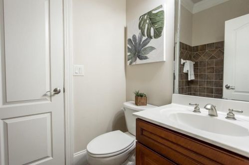 2375 Briarcliff Cmns, Atlanta GA  30345-2175 exterior