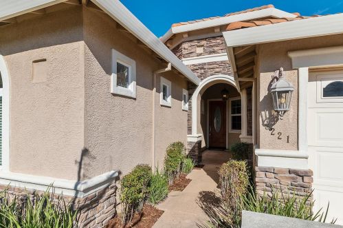 6221 Purple Finch Ct, Elk Grove, CA 95757-8337