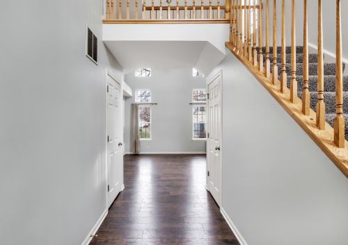 590 Yorkshire Ln, Pingree Grove IL  60140-9159 exterior