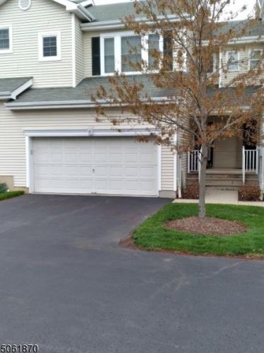 47 Alexandra Way, Clinton, NJ 08809-2625