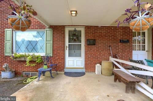 726 Skyline Dr, Lancaster, PA 17601-4442