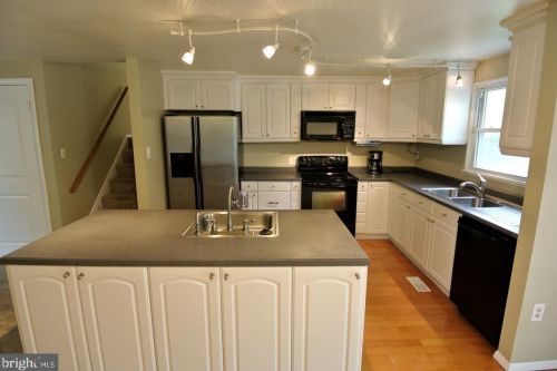 908 Cambridge Ave, Aberdeen MD  21001-3570 exterior