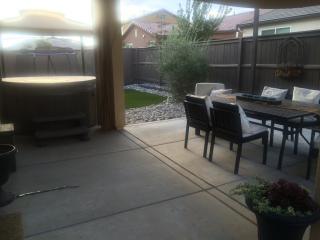 3064 Roberts Ave, Clovis, CA 93619-6903