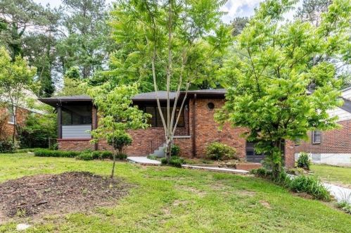 2350 Manor Ave, Atlanta GA  30344-1028 exterior