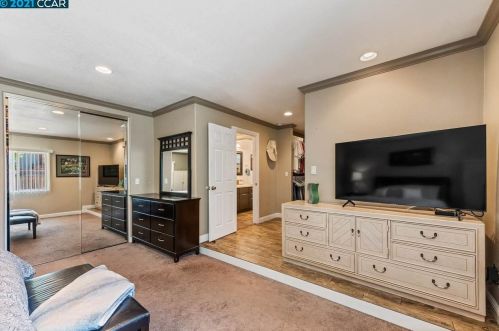 3144 Santa Paula Dr, Concord CA  94518-2821 exterior