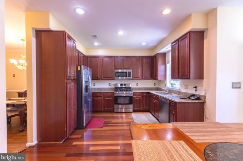 3387 Brahms Dr, Woodbridge, VA 22193-5539