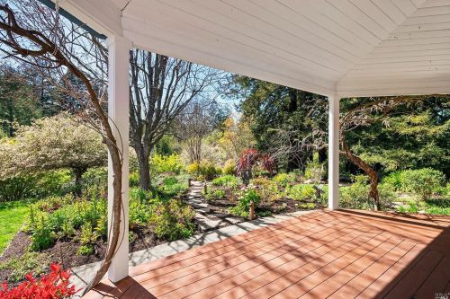1900 Green Hill Rd, Sebastopol, CA 95472-9380