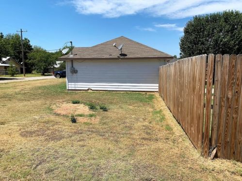 409 Llano St, Whitney, TX 76692-2604
