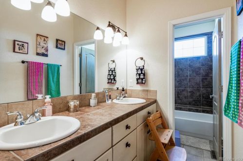 625 Coyote Trl, Elizabeth CO 80107-8598 exterior