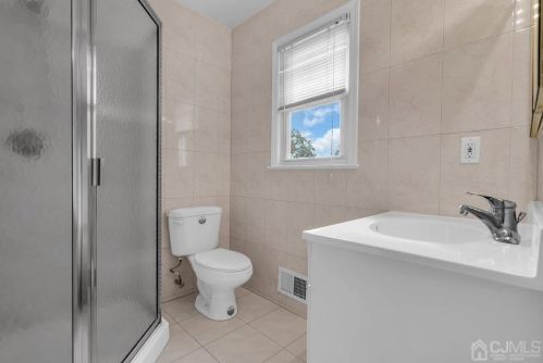 41 Meredith Rd, Piscataway NJ  08854-5419 exterior