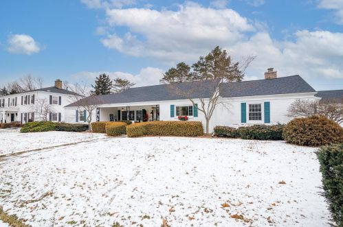 252 Broadmoor Blvd, Springfield OH  45504-1120 exterior