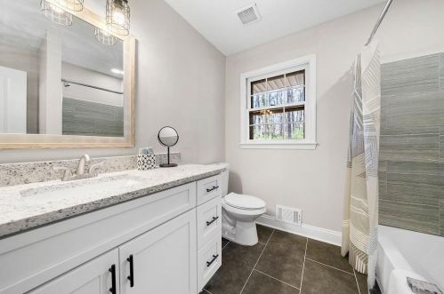 3740 High Pt Ln, Atlanta GA  30331-7906 exterior
