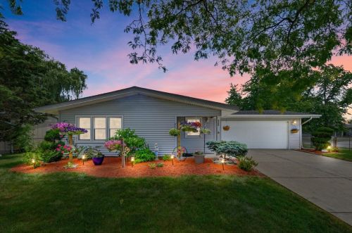 424 Sable Dr, Valpo, IN 46385-8116
