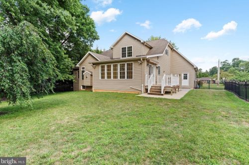 1022 Rockledge Dr, Carlisle PA  17015-9127 exterior