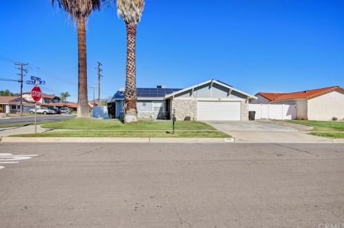 886 La Gloria Dr, Rialto, CA 92377-4565