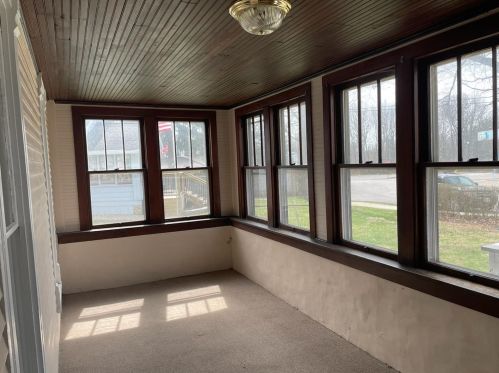 104 Madison St, Valpo, IN 46385-4537