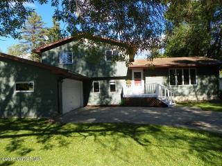 410 1st Ave, Hackett, MN 56623-2847